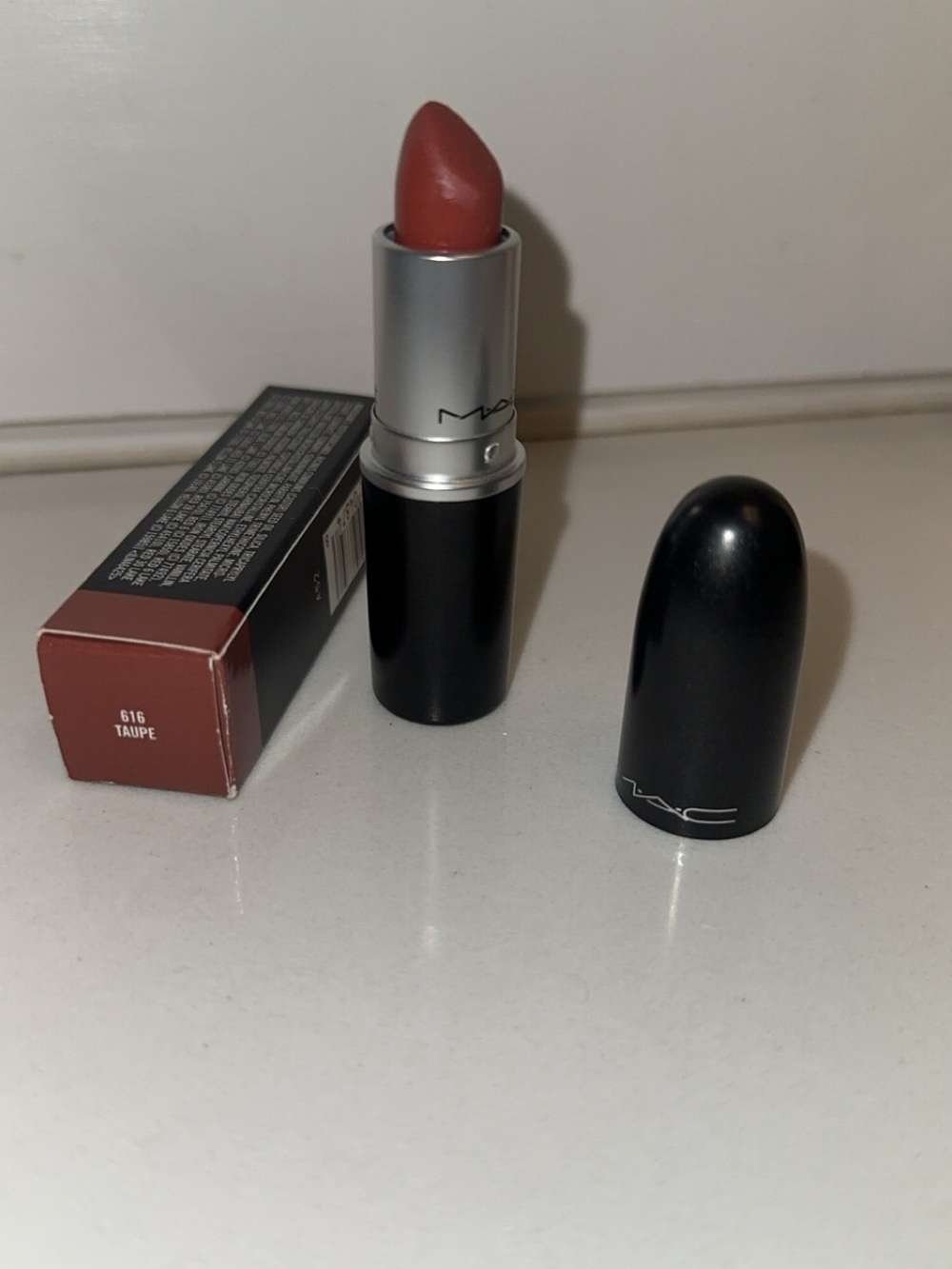 MAC Lipstick in Taupe (MACximal Silky Matte)
